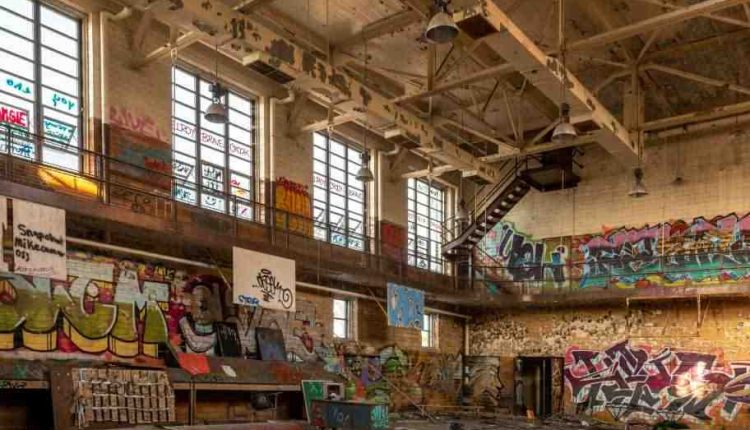 INDIANA SCHOOL BOARD MOVES FORWARD WITH ENDING CLASSES AT HORACE MANN BUILDING